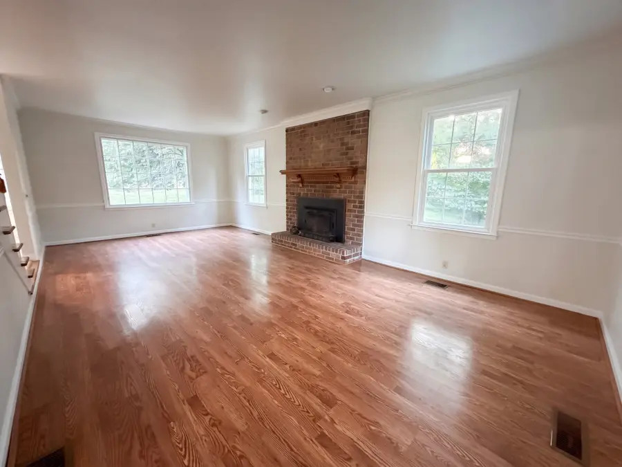 1104 Lakewood Dr, Gallatin, TN 37066 - #2