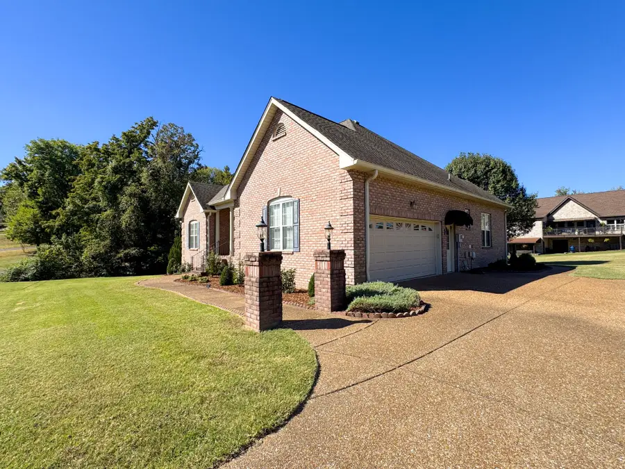340 Woodlands Dr, Gallatin, TN 37066 - #2