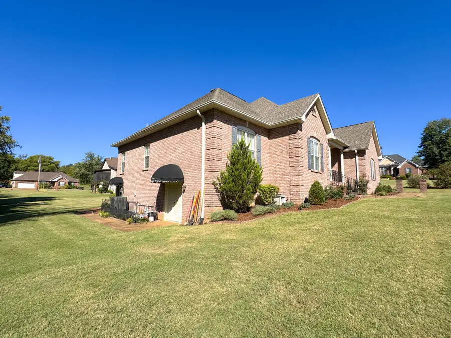 340 Woodlands Dr, Gallatin, TN 37066 - #3