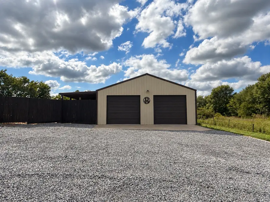555 New Deal Potts Rd, Cottontown, TN 37048 - #3