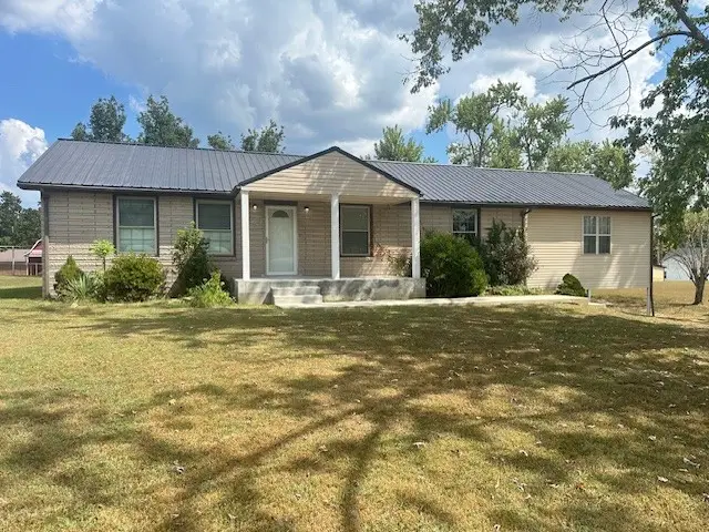 523 Pine Cir, Hohenwald, TN 38462 - #1