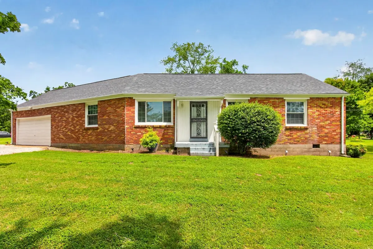 409 Woodberry Dr, Nashville, TN 37214 - #1