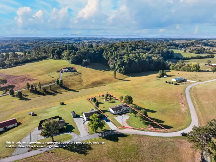 560 Meadowview Rd, Mosheim, TN 37818 - #2
