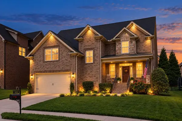 8033 Fenwick Ln, Spring Hill, TN 37174