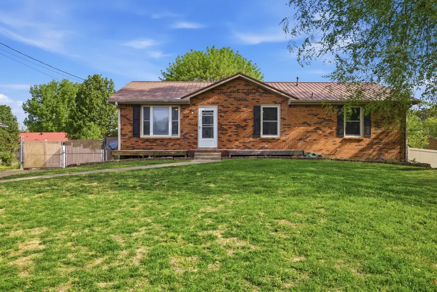 335 Cunningham Ln, Clarksville, TN 37042 - #2