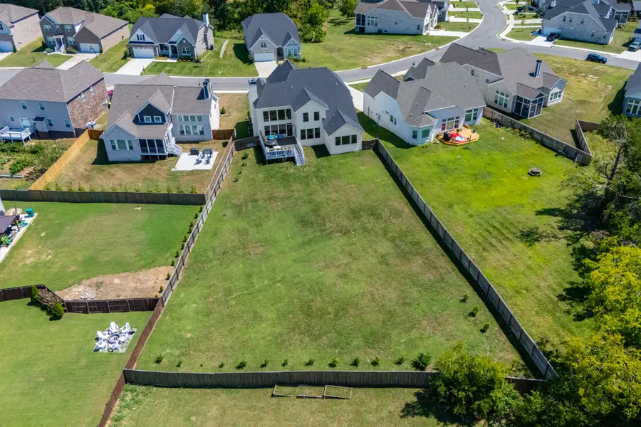 1071 Oakhall Dr, Mount Juliet, TN 37122 - #2