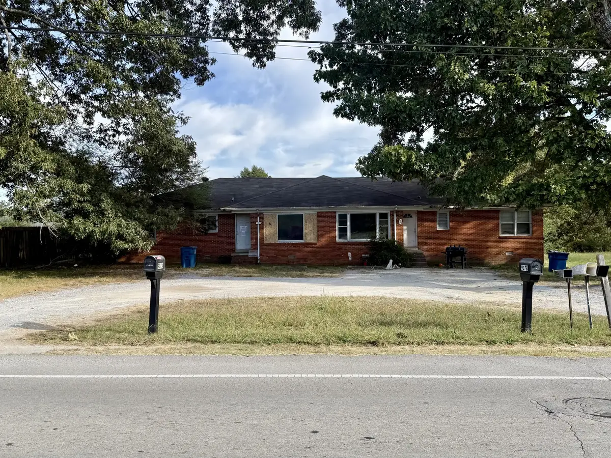 907 Oak Dr, Manchester, TN 37355 - #1