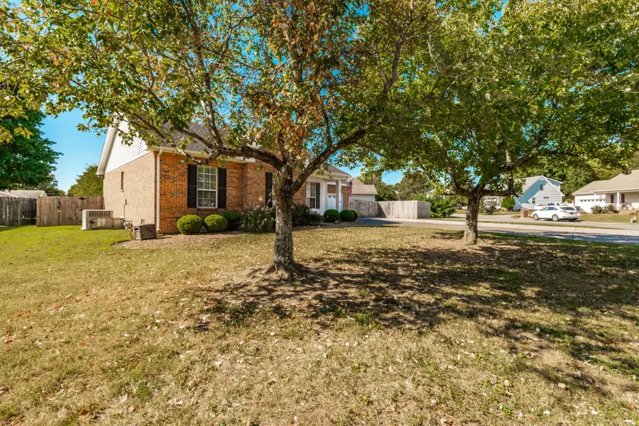 583 Cottonwood Dr, Gallatin, TN 37066 - #3