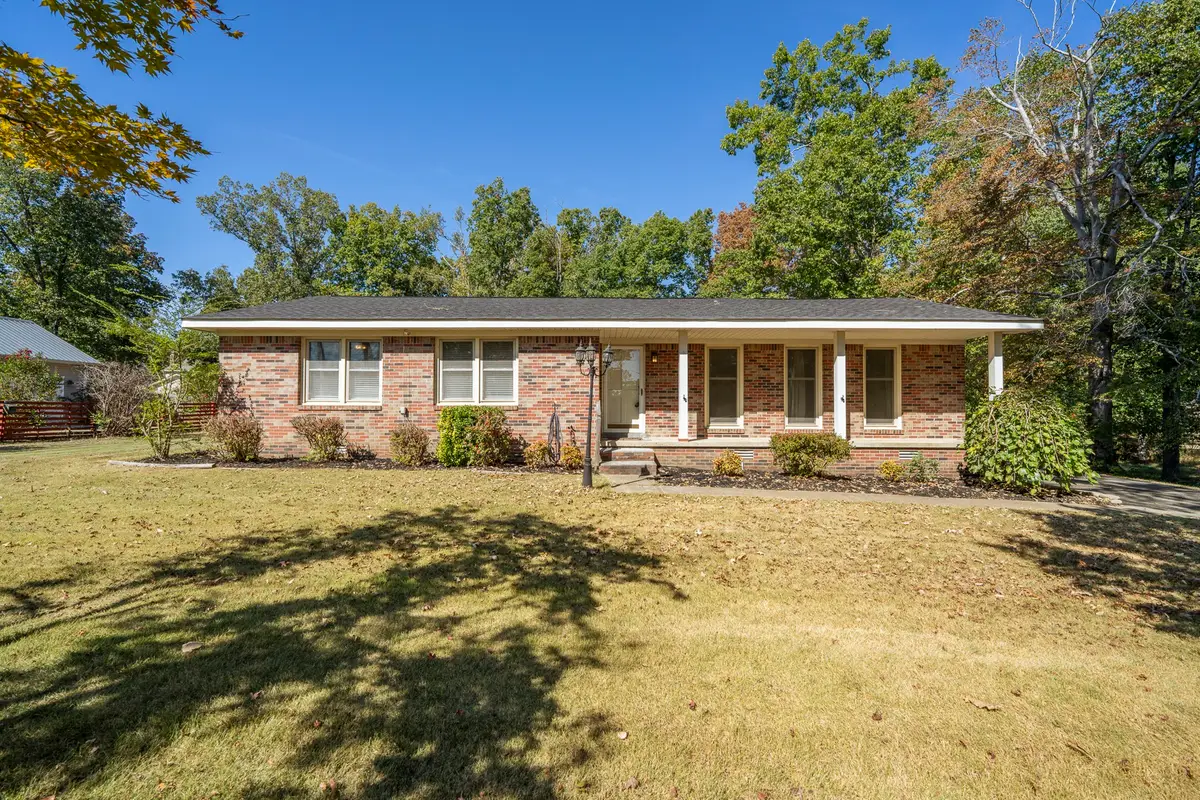 585 E End Dr, Savannah, TN 38372 - #1