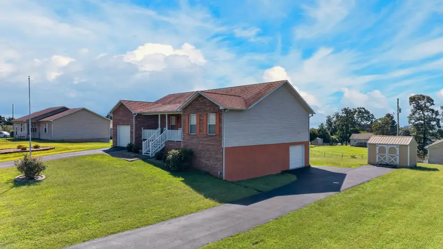 664 Keene Cir, Dandridge, TN 37725 - #2