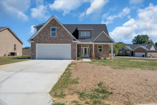 18 Daffodil Dr, Tullahoma, TN 37388