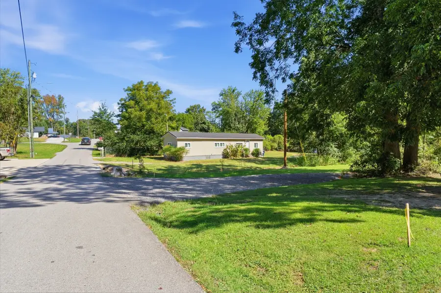 810 Fisher Ave, Smithville, TN 37166 - #3