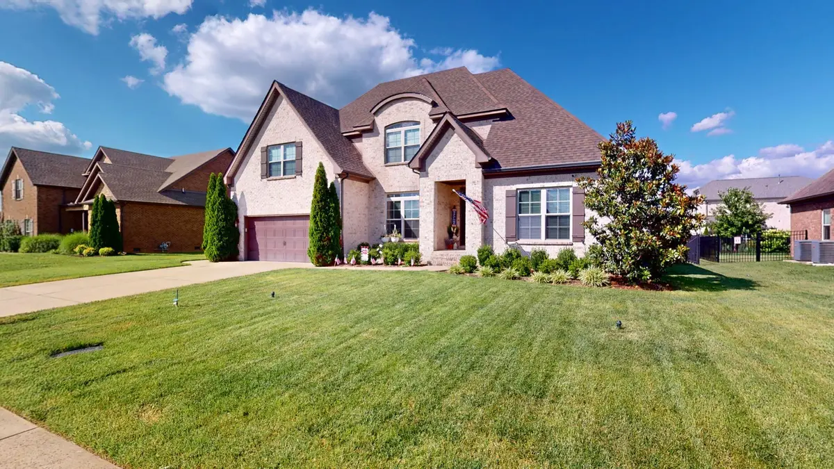 5709 Iverson Dr, Murfreesboro, TN 37127 - #1