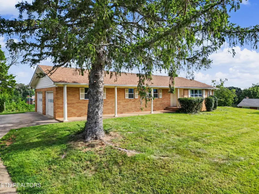 3717 Splendor Drive, Knoxville, TN 37918 - #3