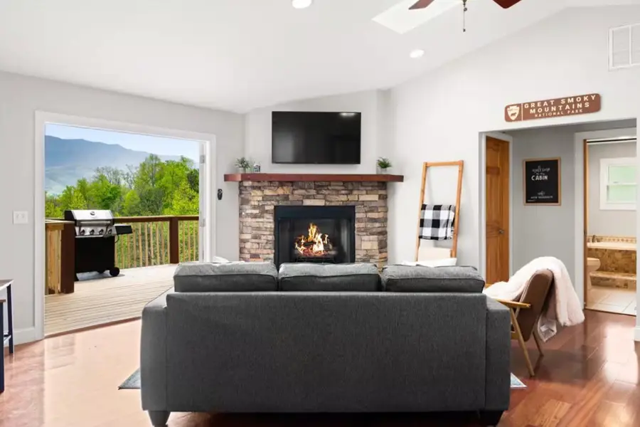 2750 Hawks View Trl, Sevierville, TN 37876 - #3