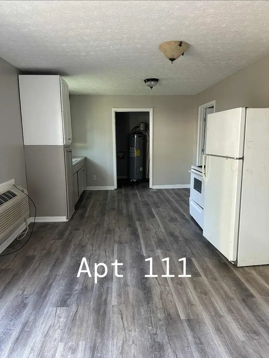 111 Creamery St, McMinnville, TN 37110 - #3