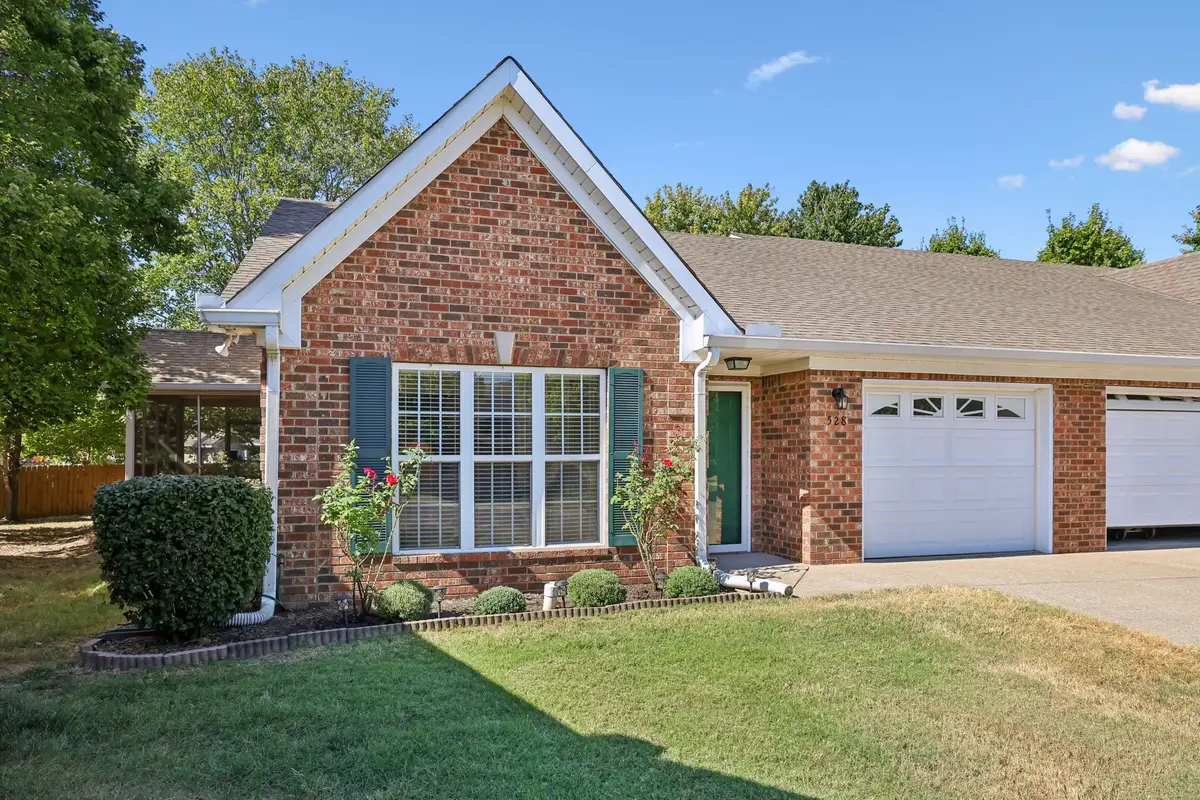 528 Village Green Cir, Murfreesboro, TN 37128 - #1