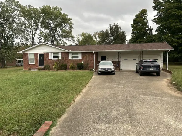 609 Zinnia Dr, Clarksville, TN 37042