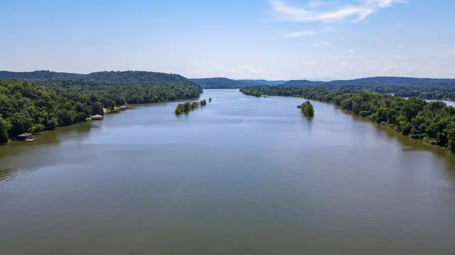 1051 Hiwassee Cir, Decatur, TN 37322 - #3