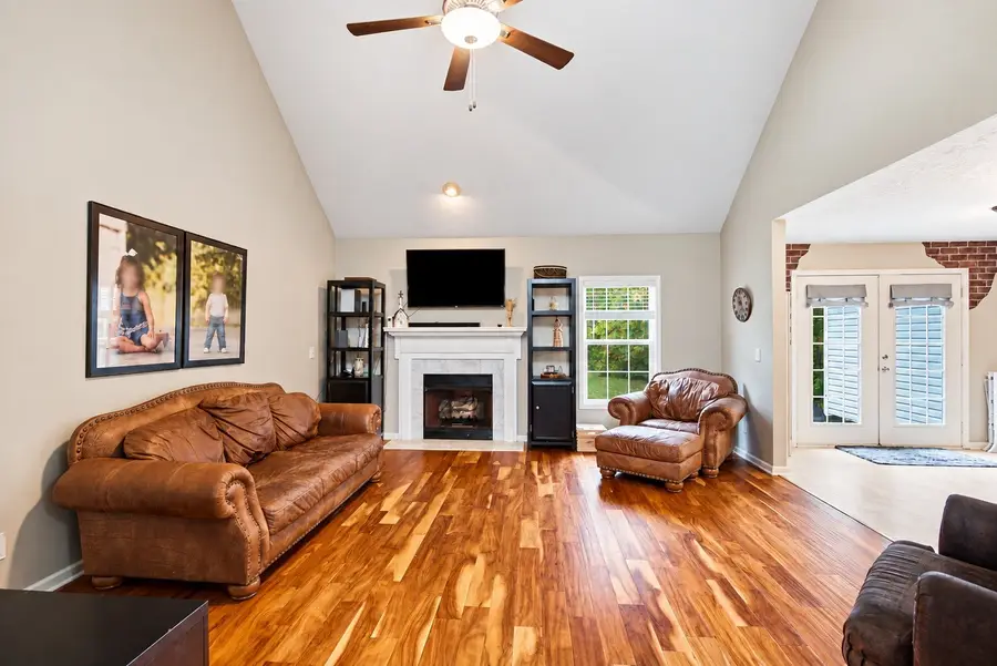1002 Washington Dr, Cottontown, TN 37048 - #3