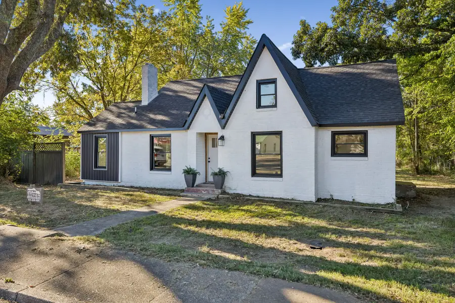 206 W Main St, Hohenwald, TN 38462 - #2