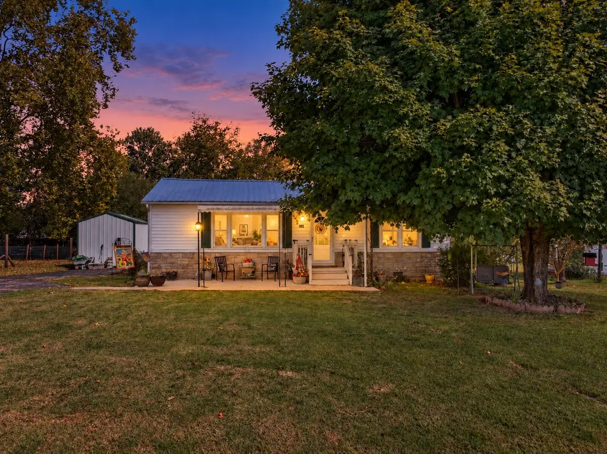 105 Wells St, Estill Springs, TN 37330 - #1