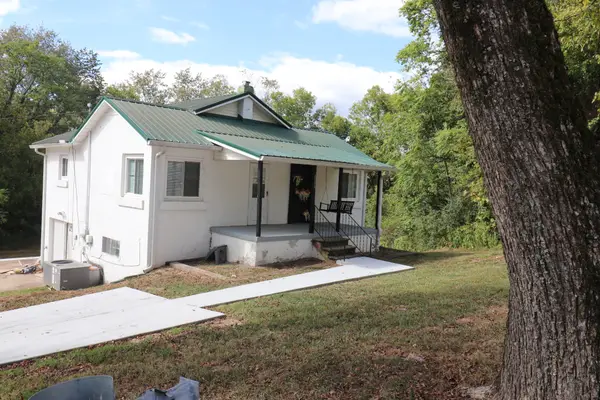 8294 Lawrenceburg Hwy, Mount Pleasant, TN 38474