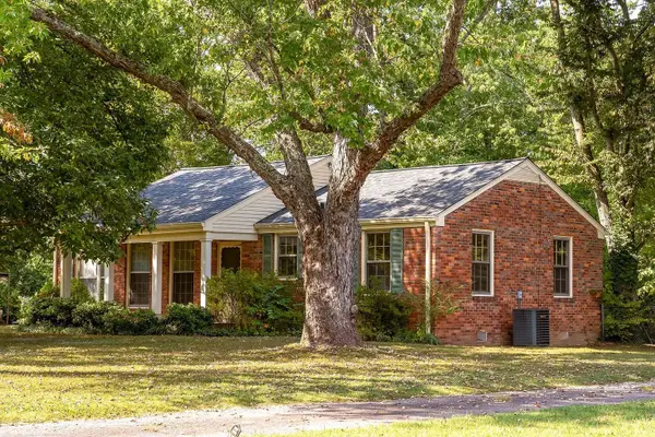 620 Crieve Rd, Nashville, TN 37220