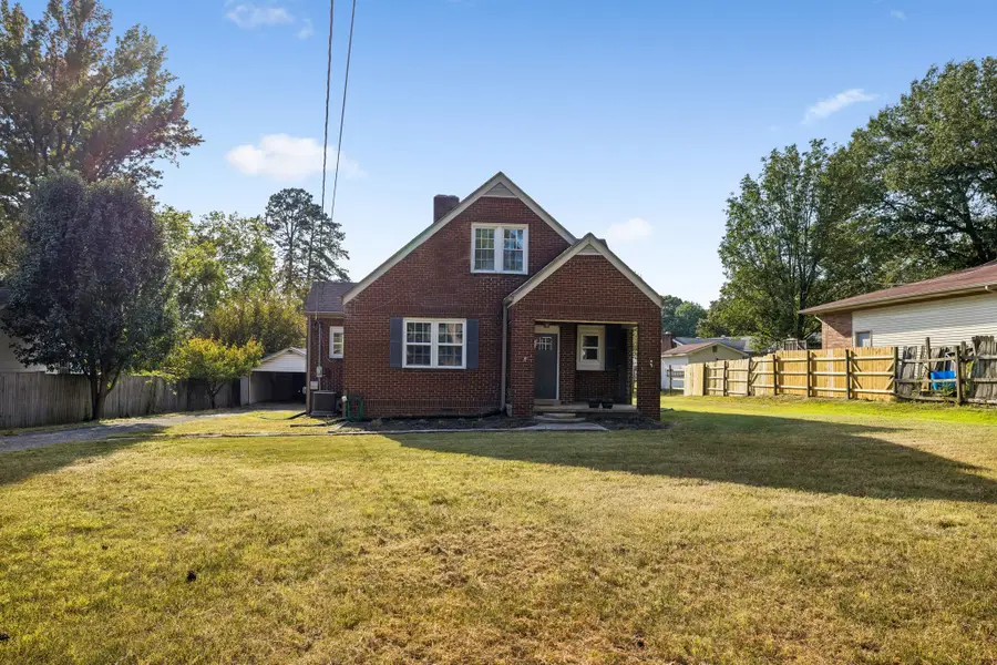 181 Washington Ave, Camden, TN 38320 - #3