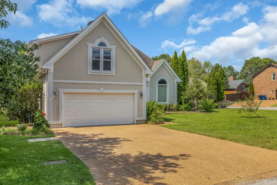 392 Forrest Park Cir, Franklin, TN 37064 - #2
