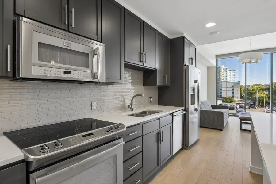1212 Laurel St #306, Nashville, TN 37203 - #3