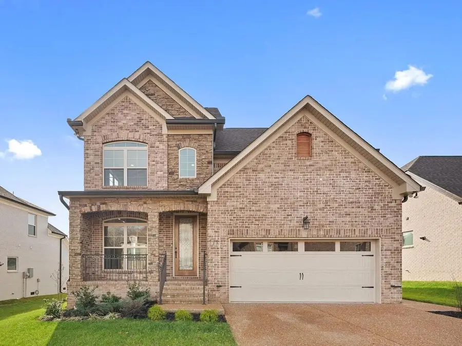 711 Brooke Cv, Mount Juliet, TN 37122 - #2