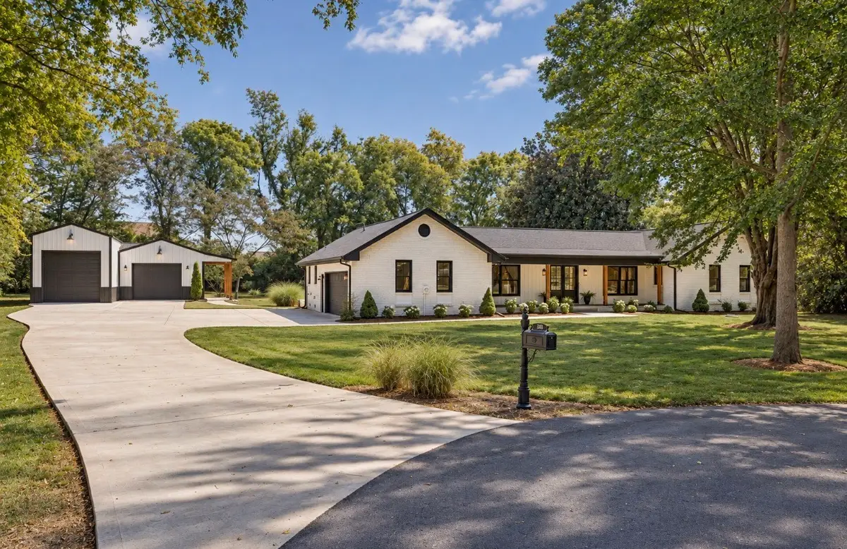 301 Rosebrook Dr, Gallatin, TN 37066 - #1