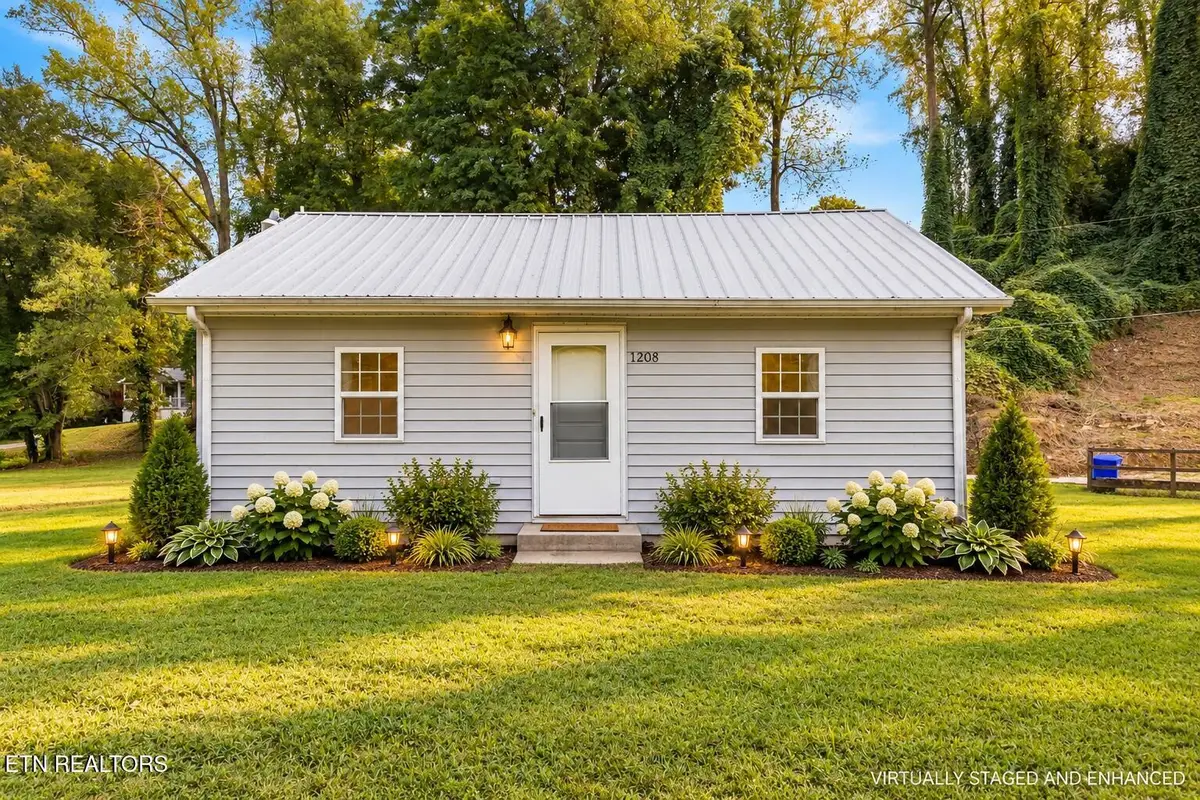 1208 Old Roane St, Harriman, TN 37748 - #1
