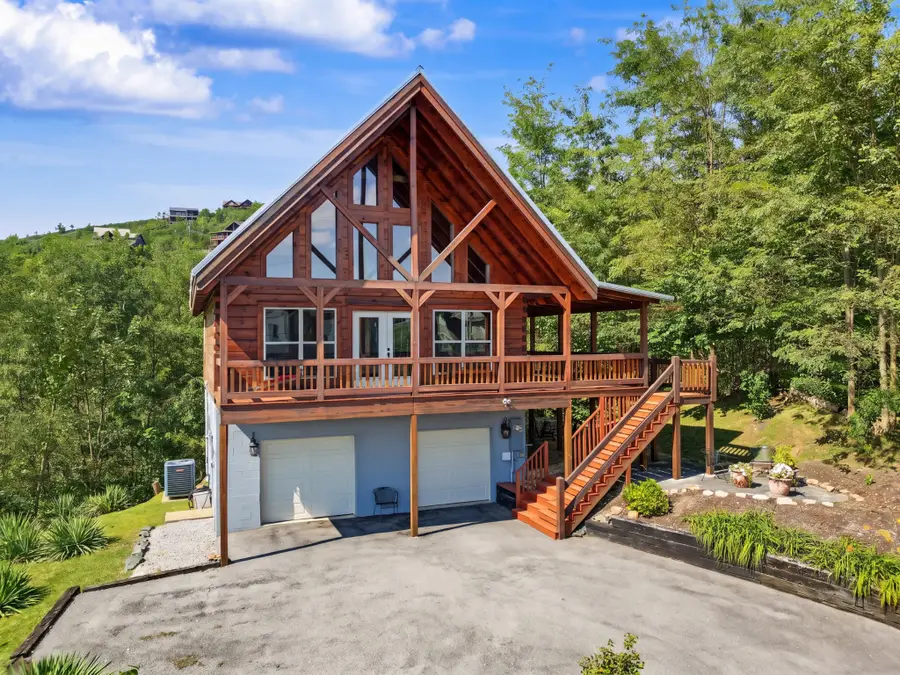 920 Cedar Ln W, Gatlinburg, TN 37738 - #2