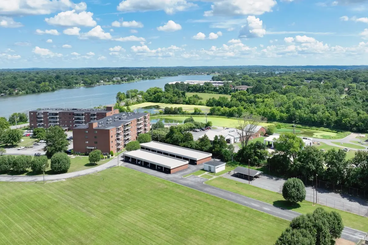 200 Sanders Ferry Rd #1210, Hendersonville, TN 37075 - #1