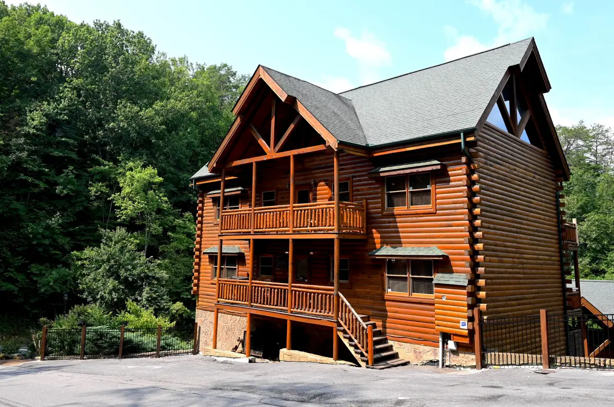 1114 Black Bear Cub Way, Sevierville, TN 37862 - #1