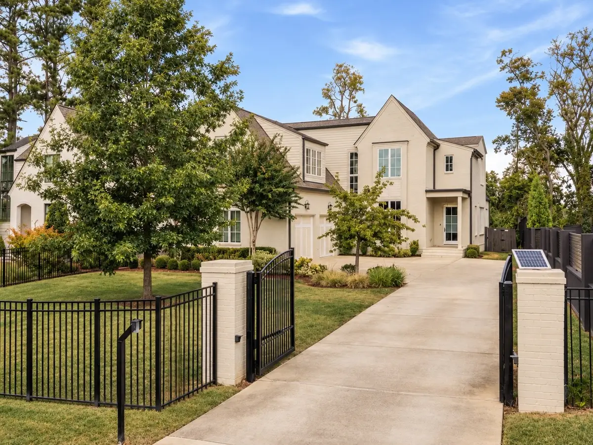 1808 Castleman Dr, Nashville, TN 37215 - #1