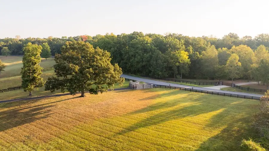 5813 Bending Chestnut Rd, Franklin, TN 37064 - #2