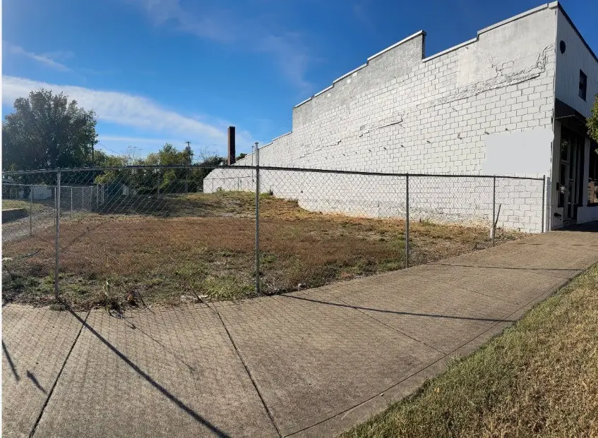 815 S Main St, Springfield, TN 37172 - #2