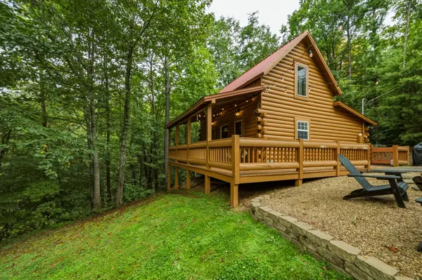 1005 Daisy Ct, Sevierville, TN 37876