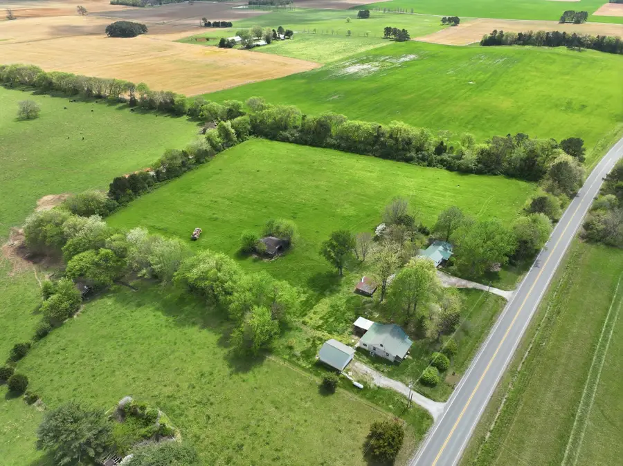 3754 Aedc Rd, Winchester, TN 37398 - #3