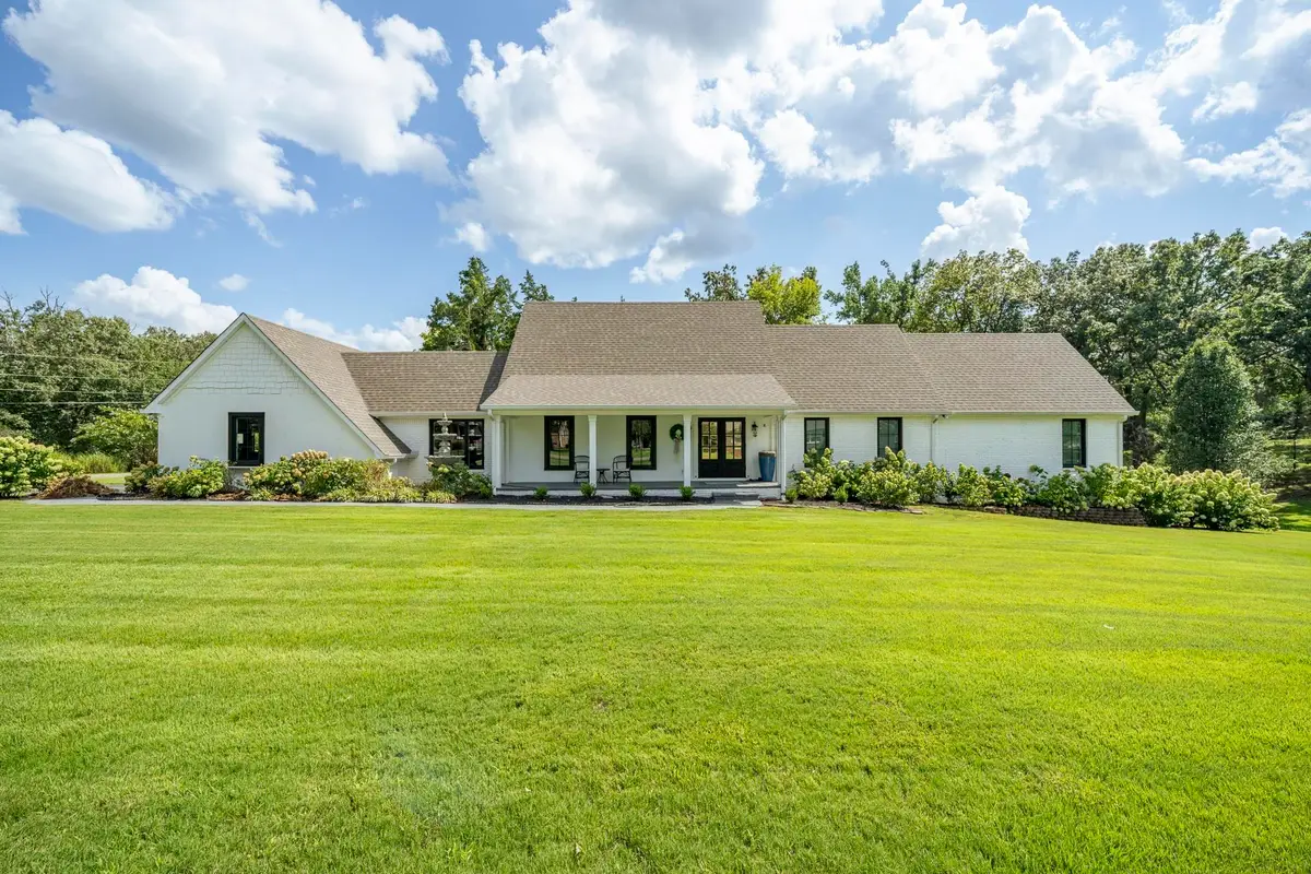 175 Poplar St, Savannah, TN 38372 - #1