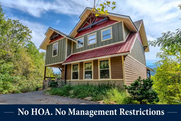 302 Pinnacle Dr, Gatlinburg, TN 37738