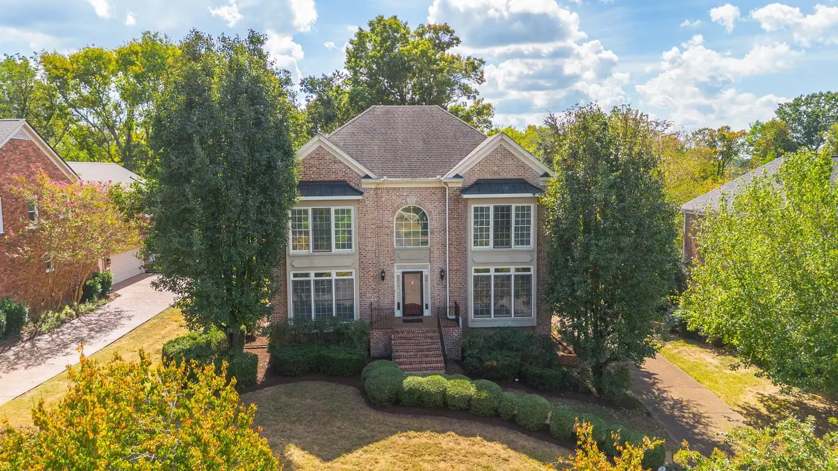 9472 Highwood Hill Rd, Brentwood, TN 37027 - #1