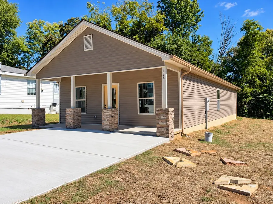 186 College St, Dayton, TN 37321 - #2