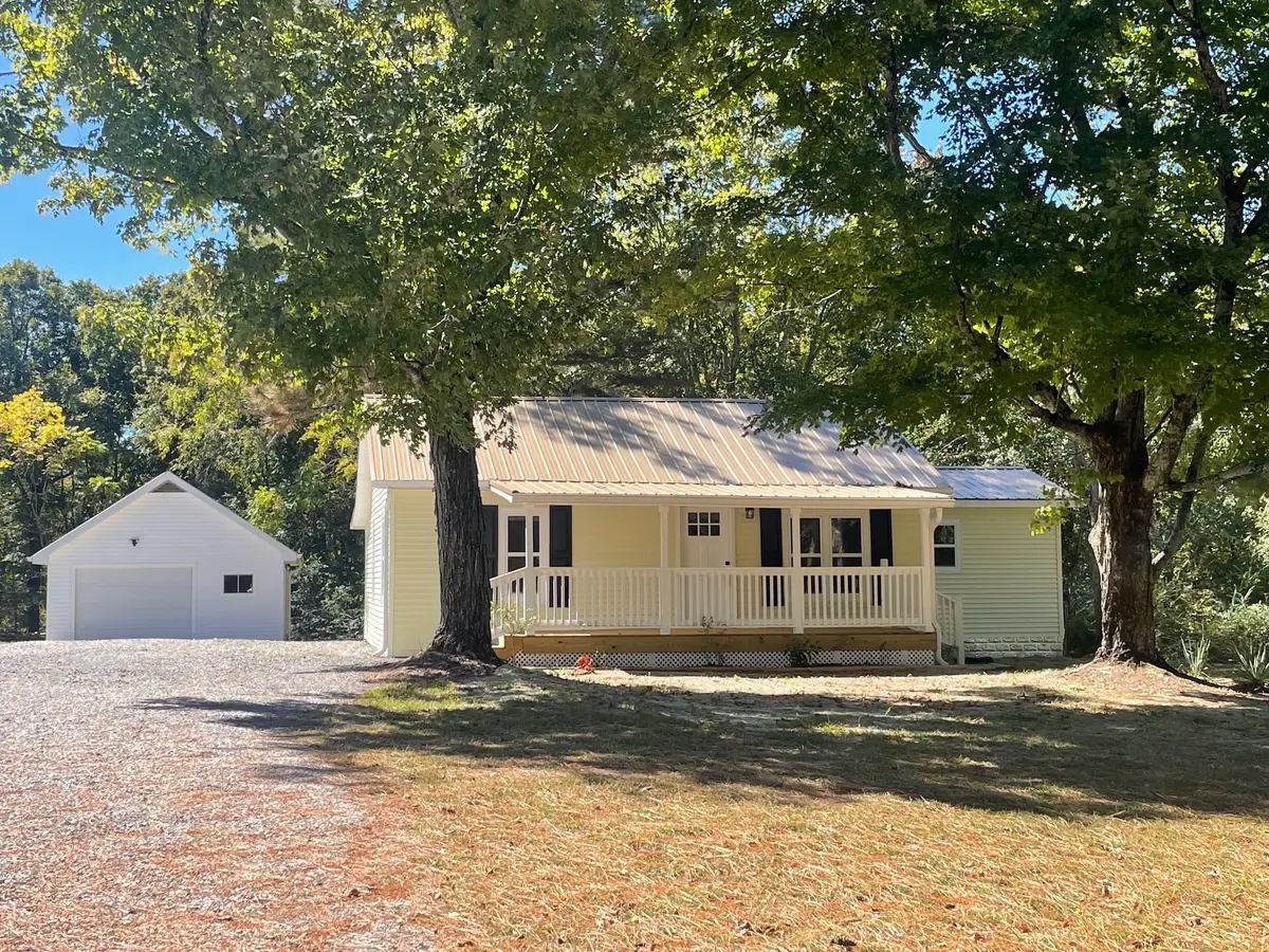 2625 Old Blacktop Rd, Mc Ewen, TN 37101 - #1