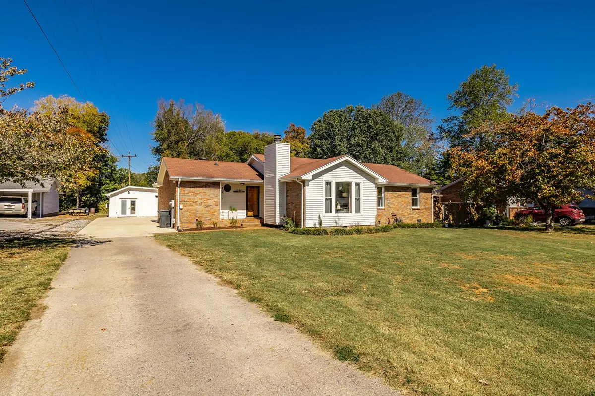 1044 Cragfront Est Loop, Gallatin, TN 37066 - #1