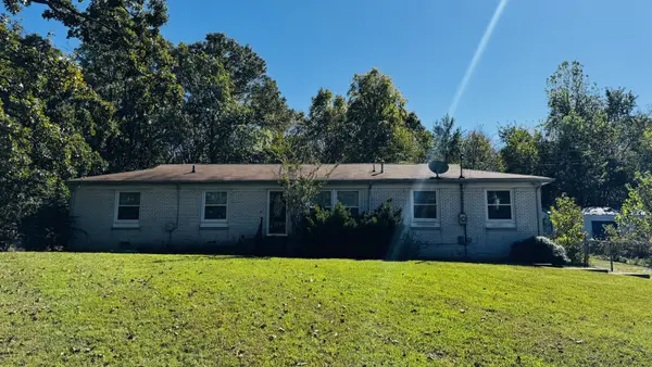115 Ravenwood Cir, Dickson, TN 37055