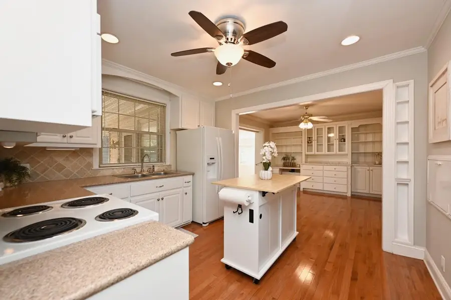 4904 Trousdale Dr, Nashville, TN 37220 - #2